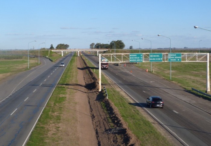 Choque de camiones en la autopista Santa Fe – Rosario
