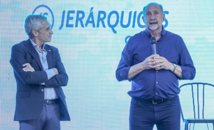 Perotti: «No es un discurso, la realidad es que Santa Fe se está poniendo de pie»