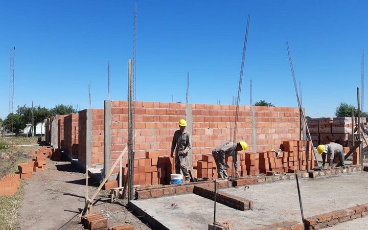 Construyen 30 viviendas en Florencia