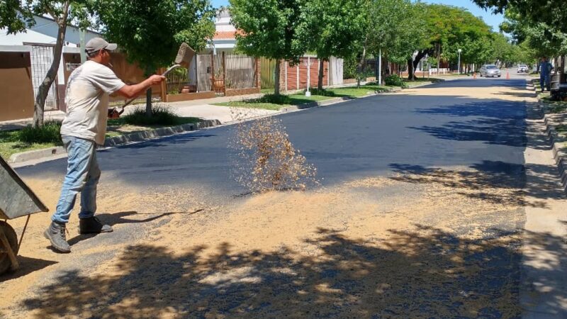 Realizan trabajos de mantenimiento en calle López