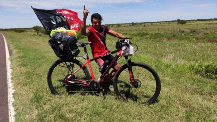El ciclista sanjavierino emprendió otro viaje por su querido Colón
