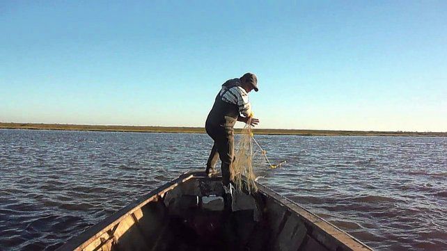 Pago mensual para los pescadores comerciales y artesanales