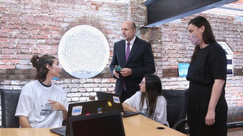 Perotti Perotti encabezó la puesta en marcha de los proyectos de formación digital gratuitos