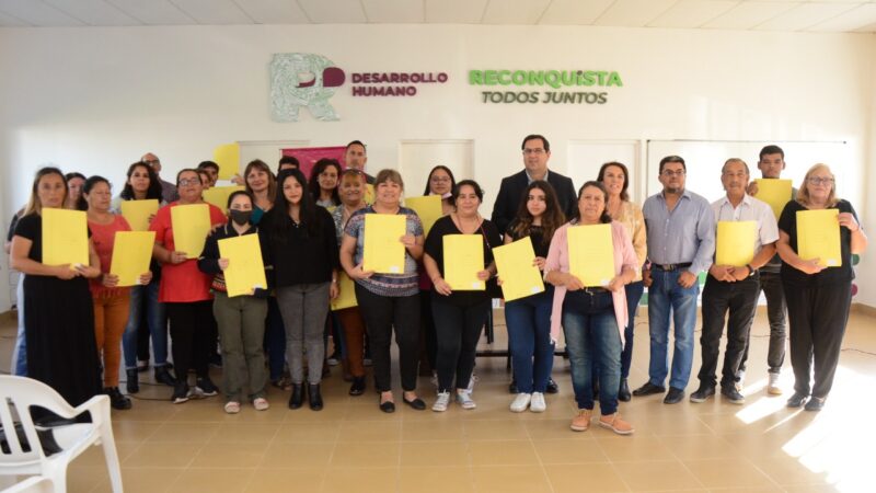 Vallejos entregó microcréditos a emprendedores sociales