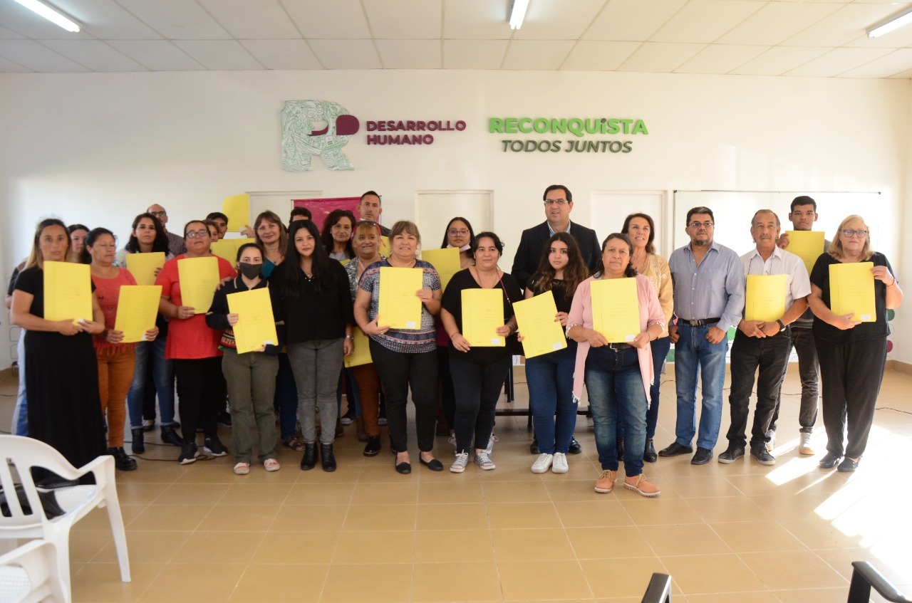 Vallejos entregó microcréditos a emprendedores sociales