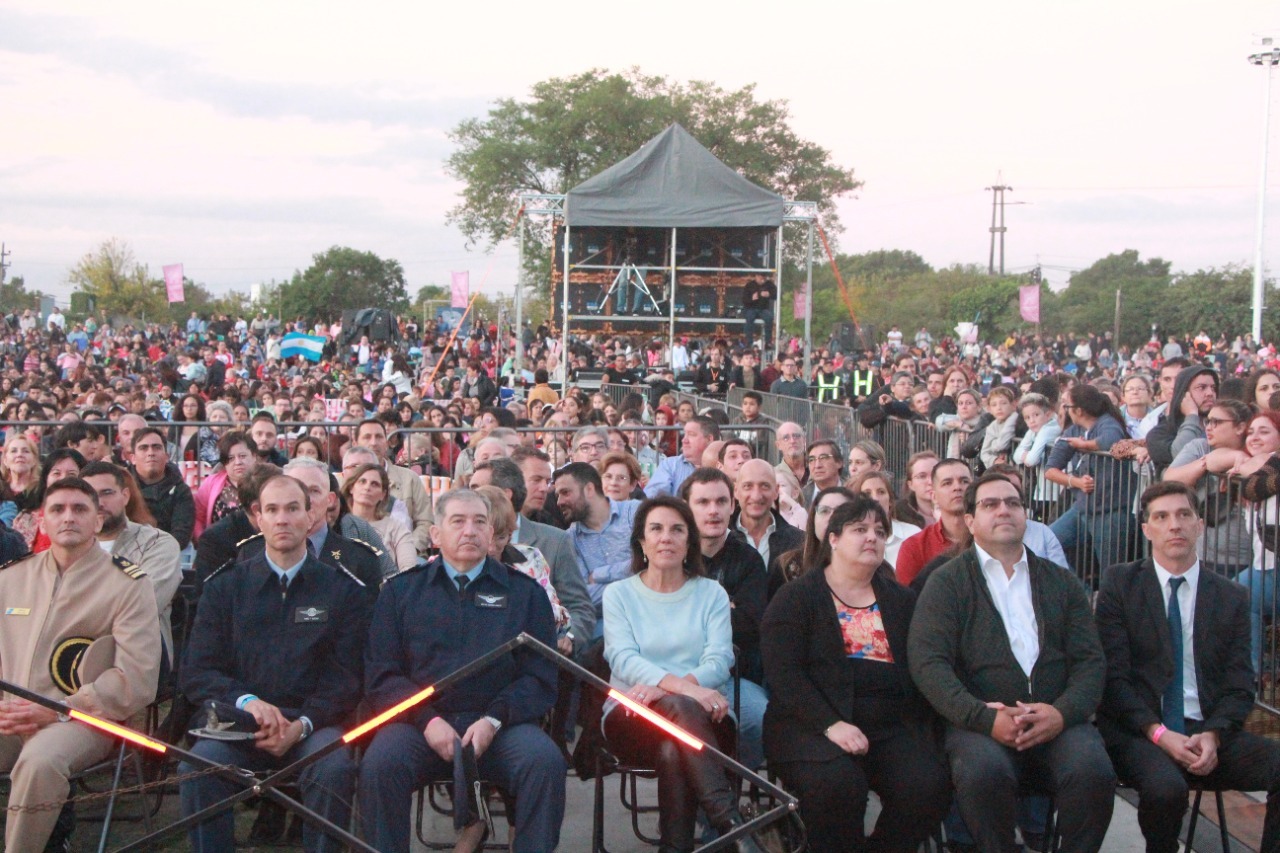 El nuevo anfiteatro tomó vida con una multitudinaria fiesta de inauguración