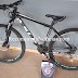 Hallaron una bicicleta tirada en los pastizales en el camino Héroes de Malvinas