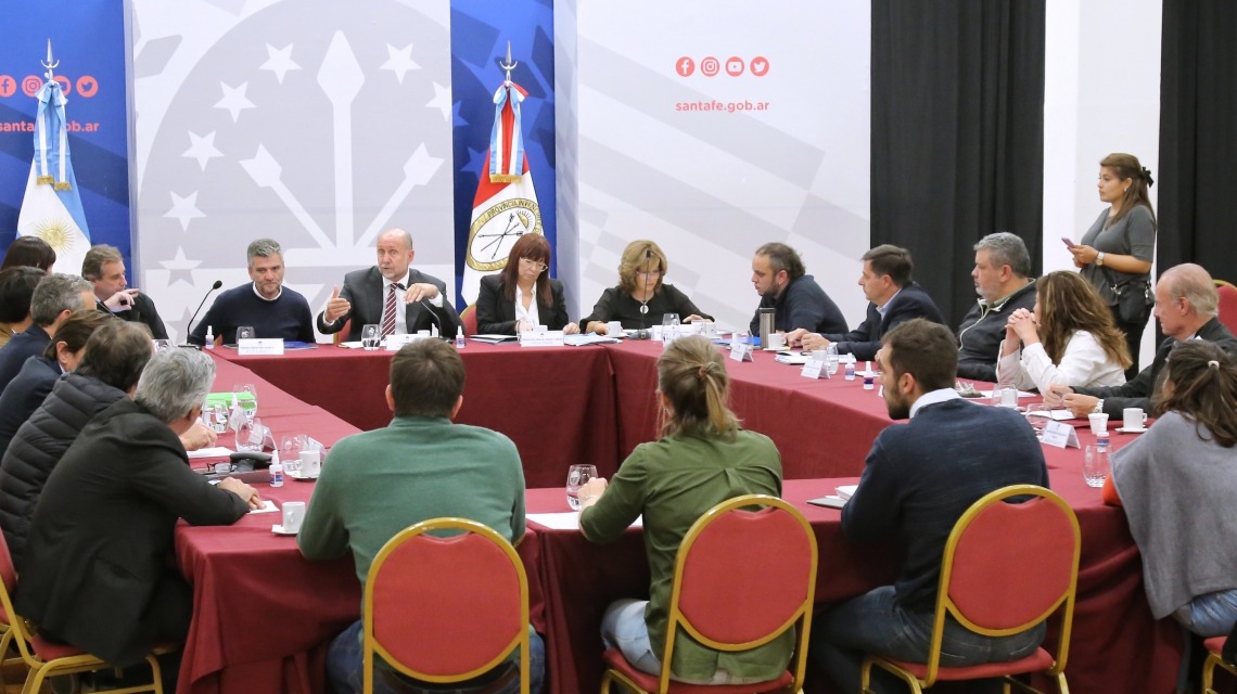 Perotti y Zabaleta encabezaron un encuentro de trabajo sobre integración y urbanización en barrios populares