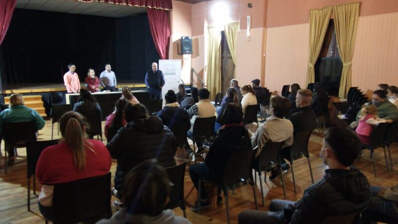 Ramseyer entregó Becas en Romang