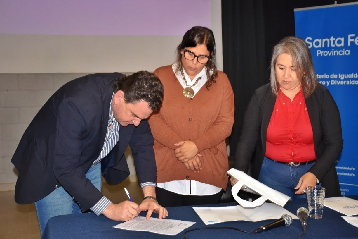 Fortalecen políticas de igualdad en Malabrigo