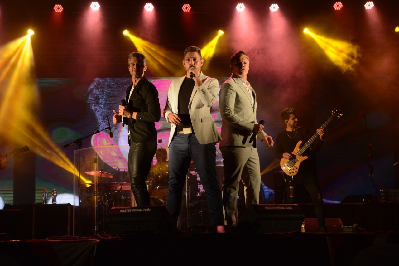 Segunda noche a pura fiesta en el festival 150° aniversario de Reconquista