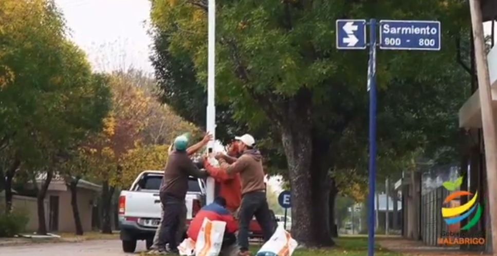 [VIDEO] Inauguran la iluminación led de calle Entre Ríos