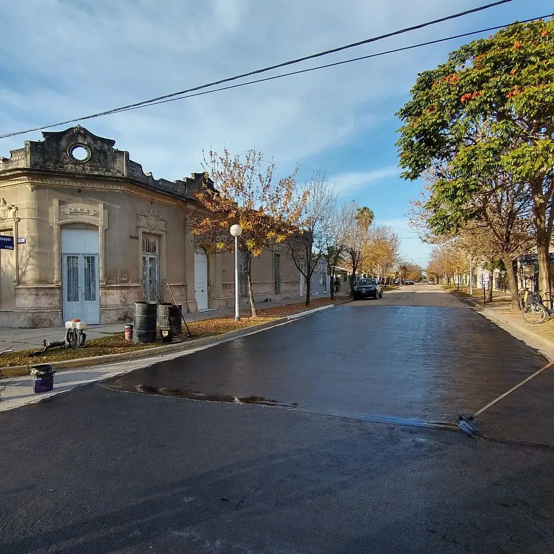 Avanzan los trabajos de pavimentación en Romang