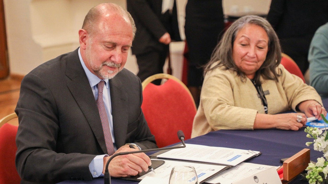 La provincia y UNICEF firmaron un convenio marco de cooperación por las infancias