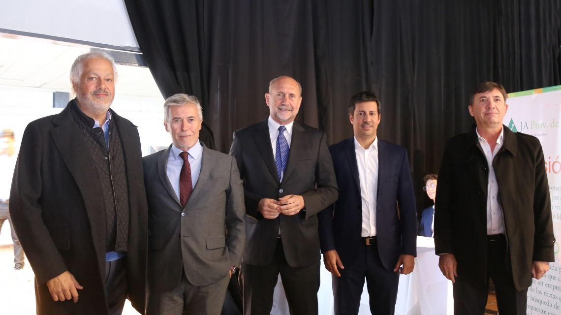 Perotti: “Creo en la complementariedad de Junior Achievement con nuestro sistema educativo”