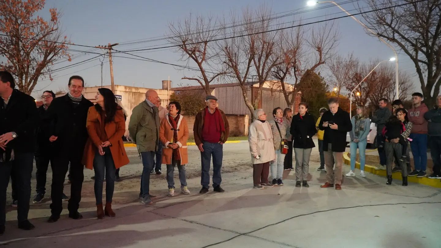 Inauguraron la remodelación de la Plaza 25 de San Martin