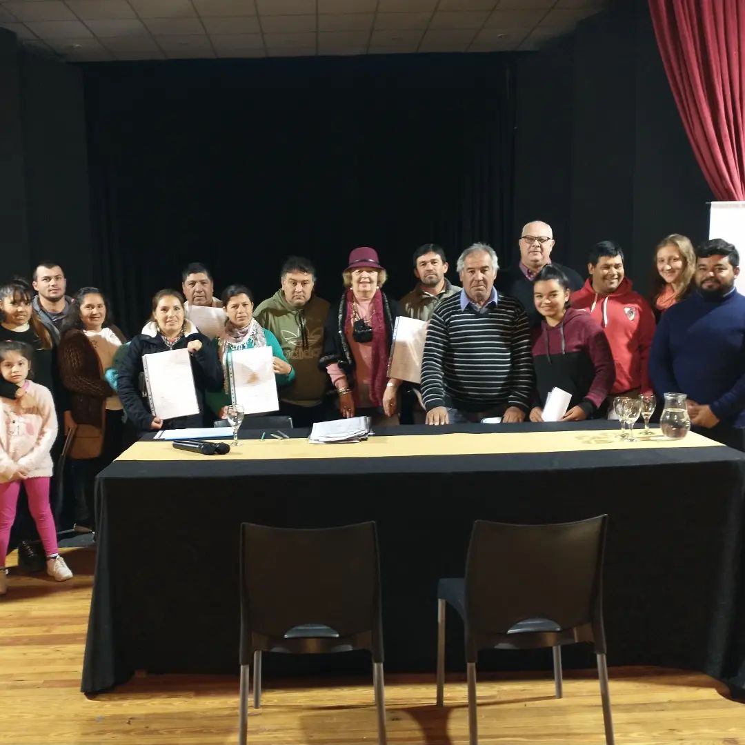 Firma de escrituras para 20 familias de El Gusano