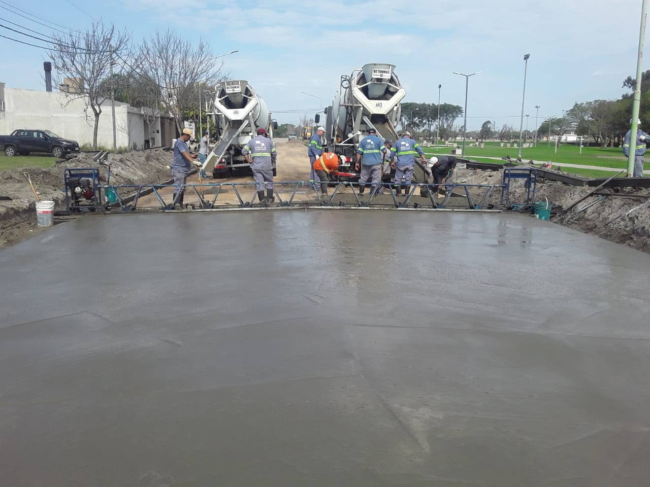 Una nueva cuadra de pavimento en Barrio América de Avellaneda