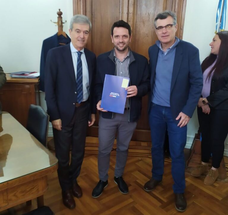 Avellaneda comprará una motoniveladora hidráulica para servicios públicos