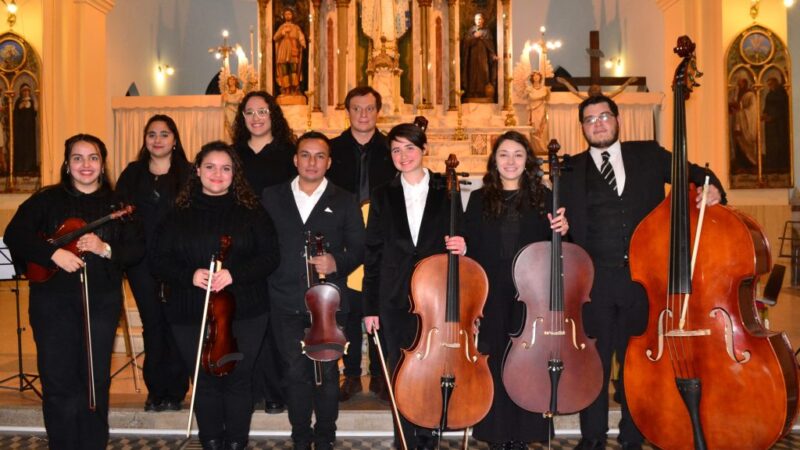 La orquesta municipal de cuerdas debutó en el Templo de Avellaneda