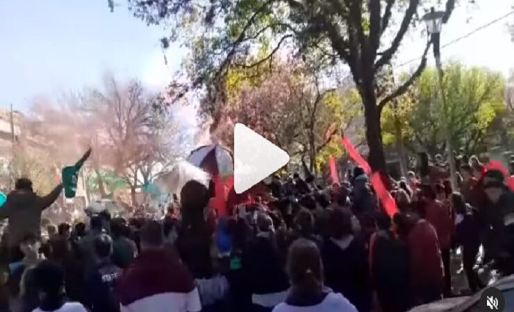 [VIDEO] Estudiantina 2022 | esperando la Antorcha Olímpica en la Escuela Industrial