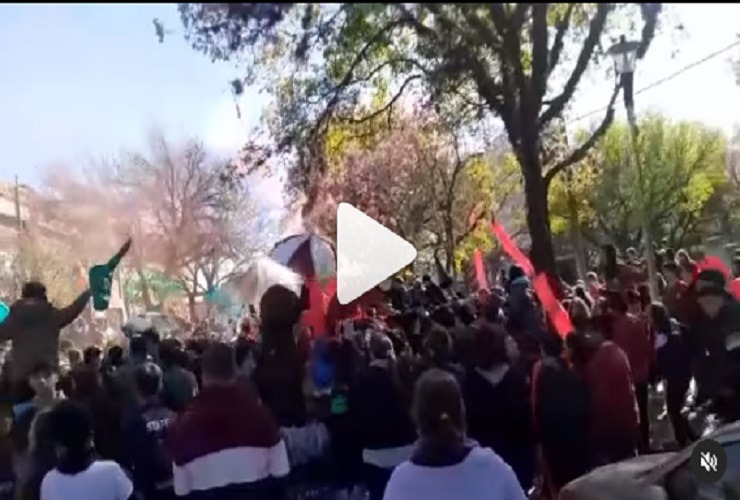 [VIDEO] Estudiantina 2022 | esperando la Antorcha Olímpica en la Escuela Industrial