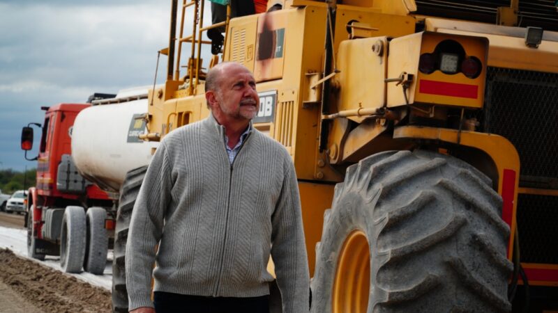 Perotti recorrió las obras de pavimentación en la Ruta Provincial Nº 3 y en la Ruta Provincial Nº 31