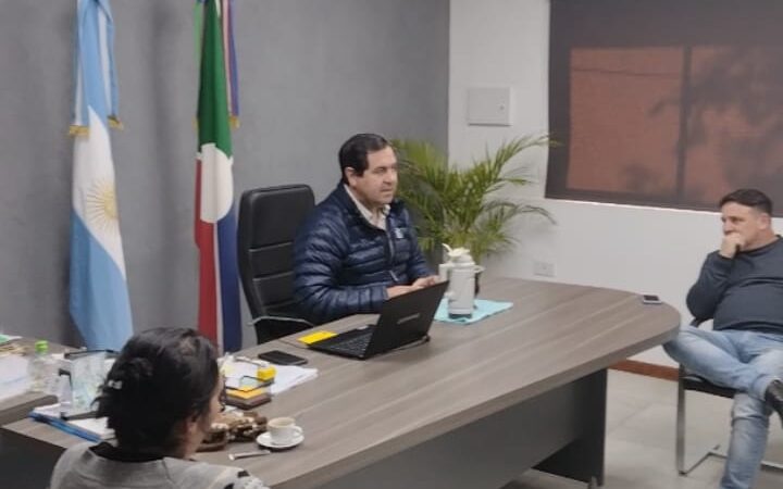 Reconquista acuerda con vecinos el pago del servicio de cloacas