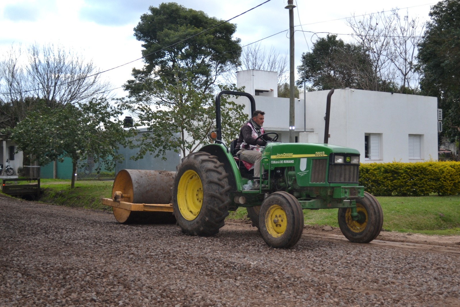 Mejoran las calles de los barrios de Romang