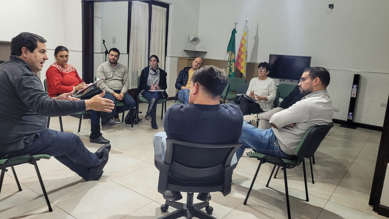Vallejos se reunió con la vecinal de Barrio Obligado