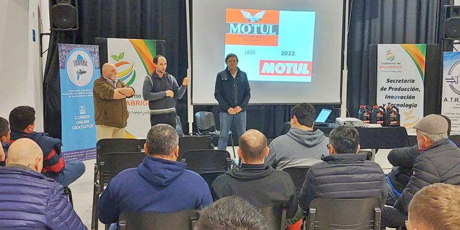 Capacitación sobre aceites para motores en Malabrigo