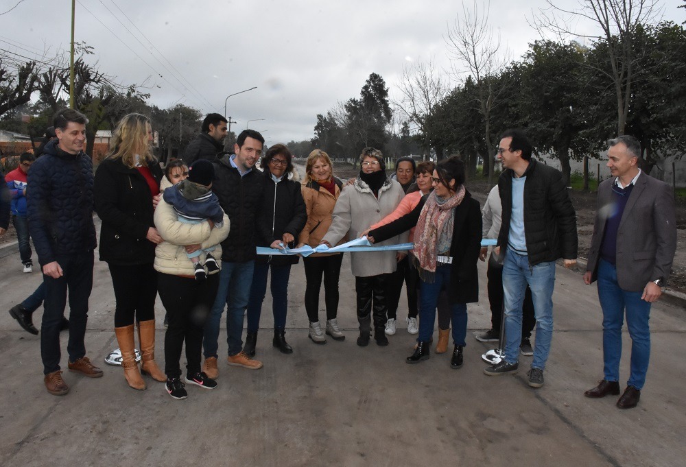 Habilitaron la pavimentación de calle 327 en Barrio Don Pedro de Avellaneda