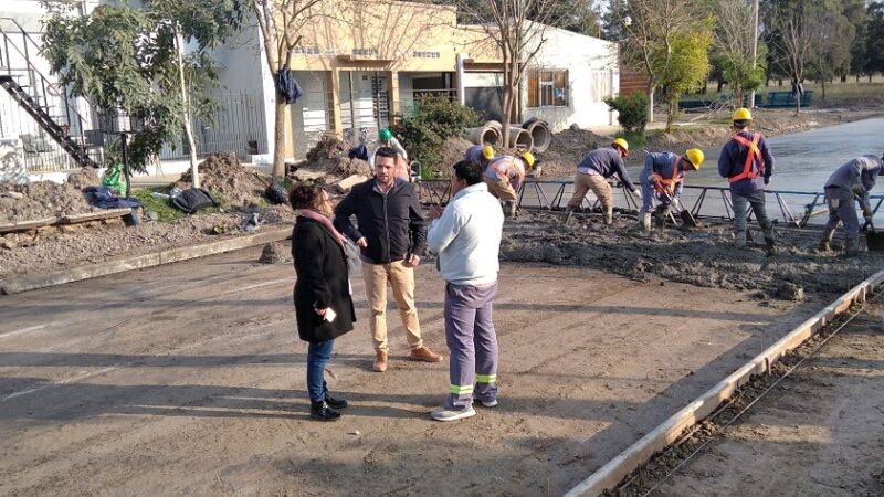 Avanza el pavimento en Barrio Don Pedro de Avellaneda