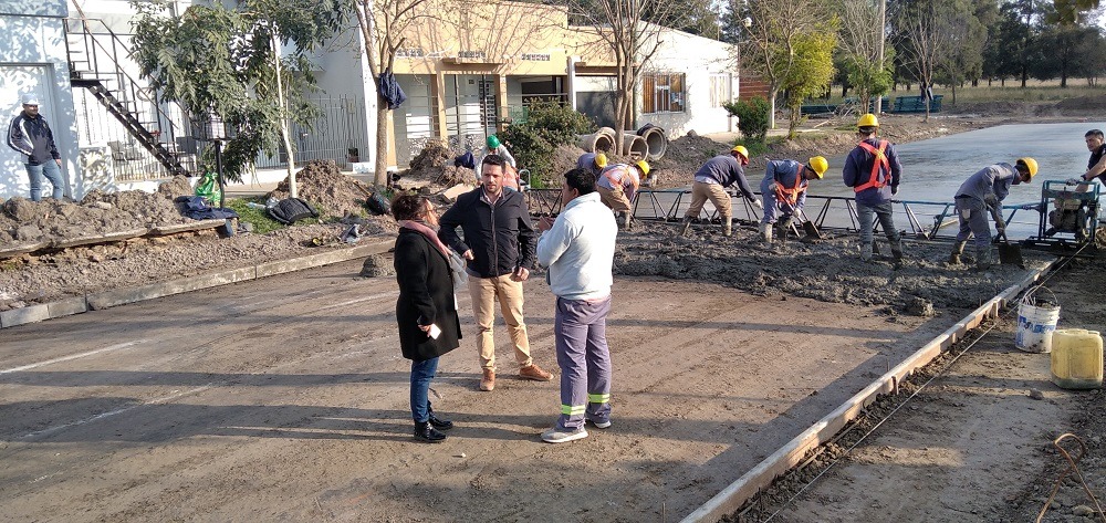Avanza el pavimento en Barrio Don Pedro de Avellaneda