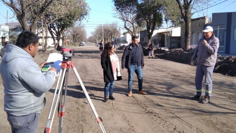Avanza el pavimento en Barrio Port Arthur de Avellaneda