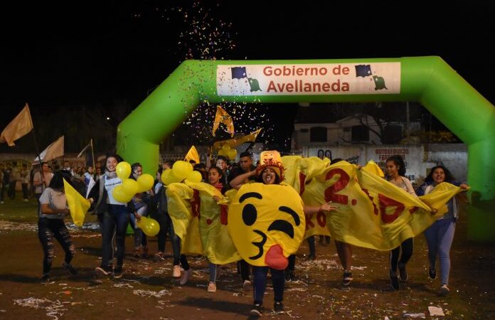 Comenzó la estudiantina 2022 en Avellaneda |  Reviví la fiesta en INSTAGRAM DMH