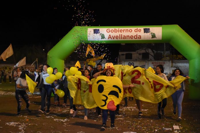 Comenzó la estudiantina 2022 en Avellaneda |  Reviví la fiesta en INSTAGRAM DMH