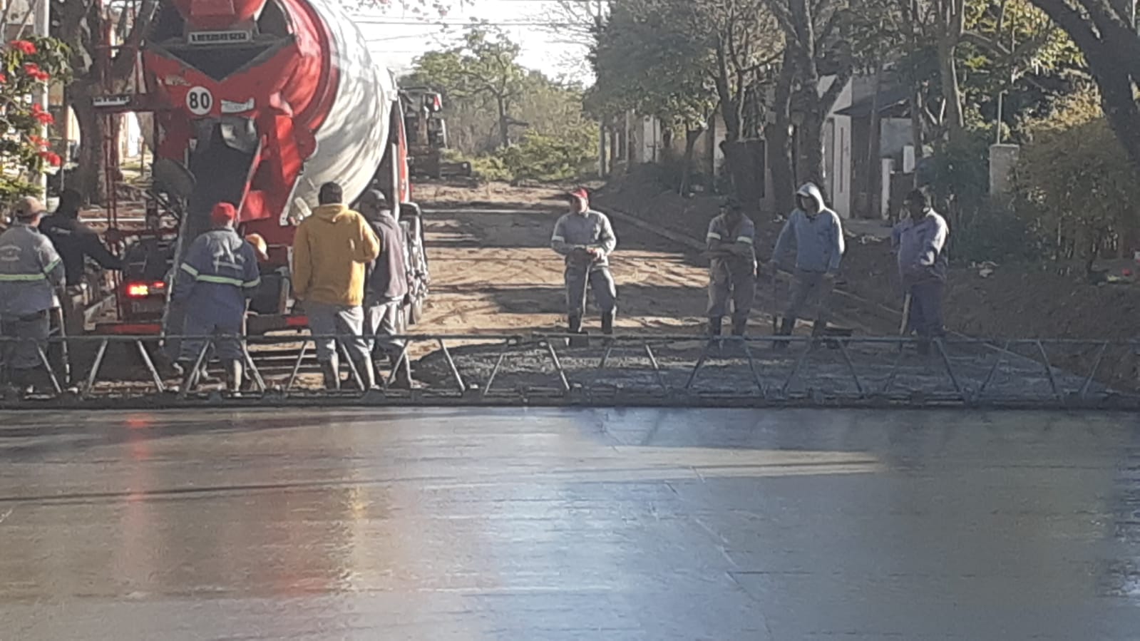 Reconquista| Pavimentan calle ledesma entre sarmiento y colón