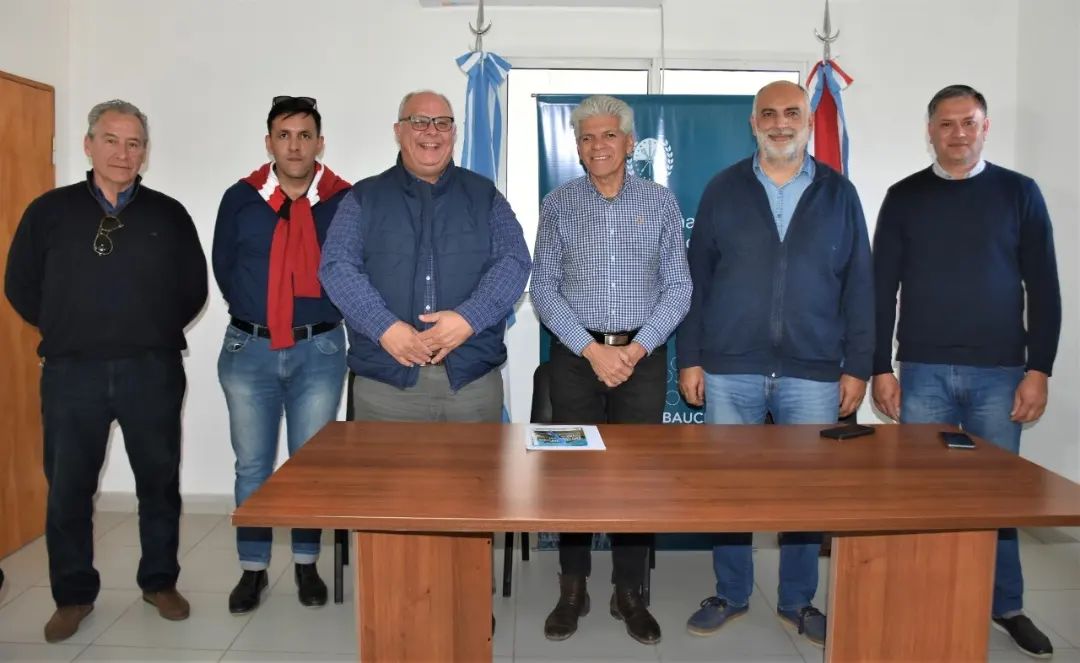 Romang | El Intendente Ramseyer se reunió con funcionarios de ENOSA