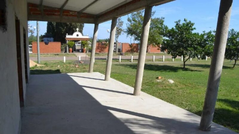 Avanza la construcción de la Sala Velatoria Municipal en Romang