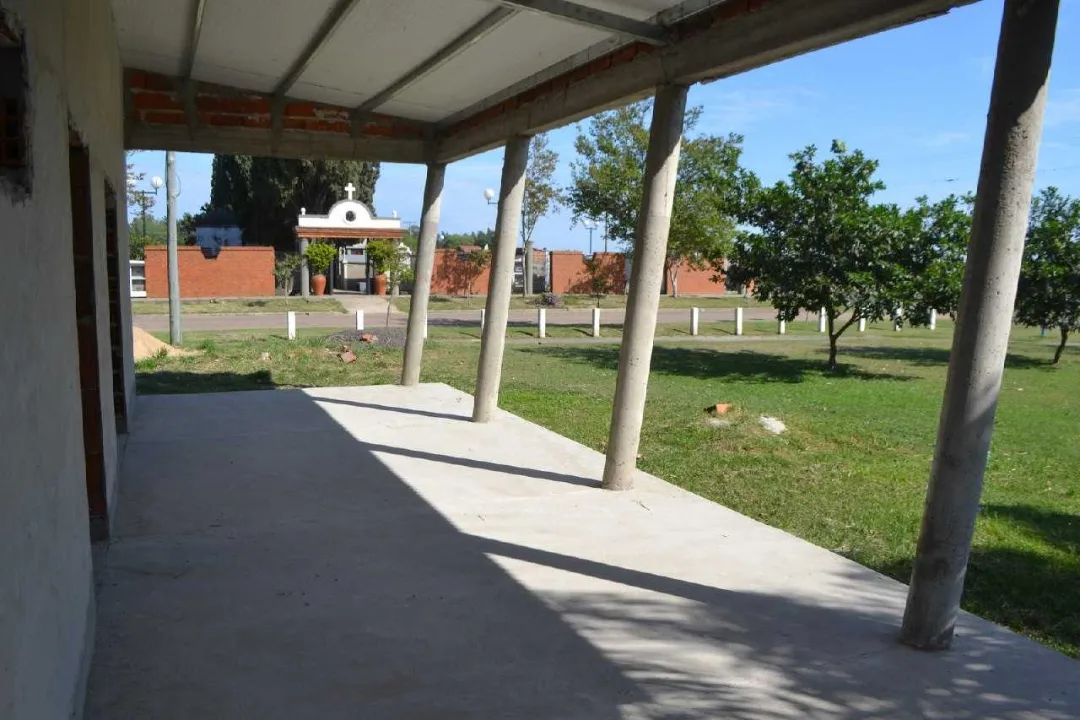 Avanza la construcción de la Sala Velatoria Municipal en Romang