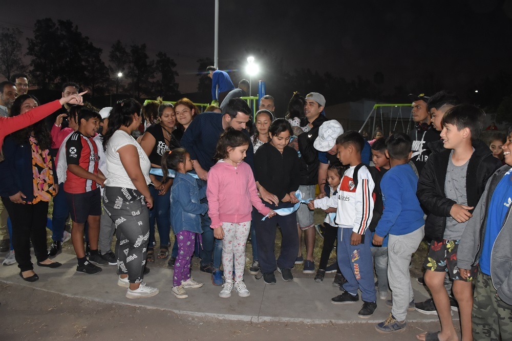 El Intendente Braidot inauguró la plazoleta de Barrio Belgrano