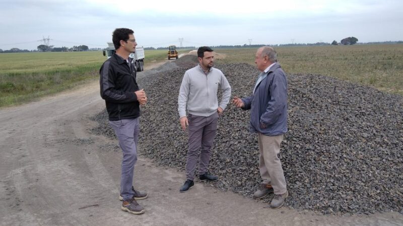 Avellaneda mejora la transitabilidad de caminos rurales