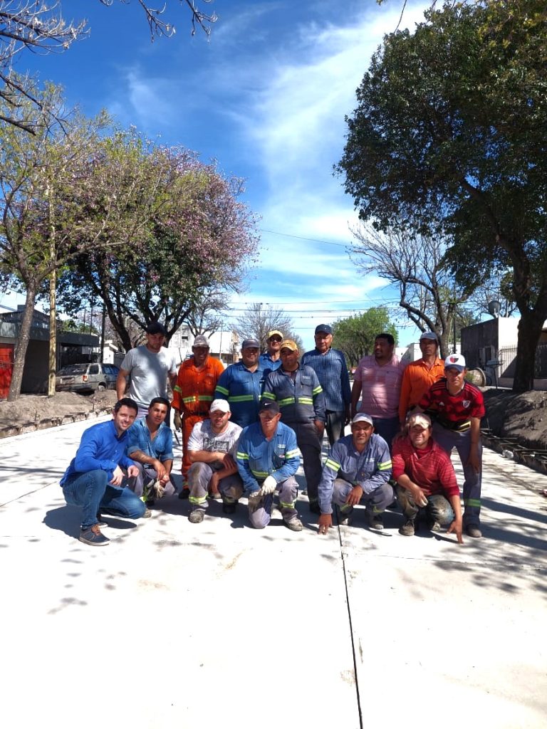 Avellaneda suma una nueva cuadra de pavimento en Barrio Port Arthur