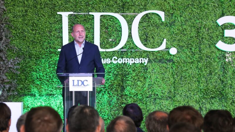 Perotti participó del 30° aniversario del Complejo Agroindustrial General Lagos-Dreyfus