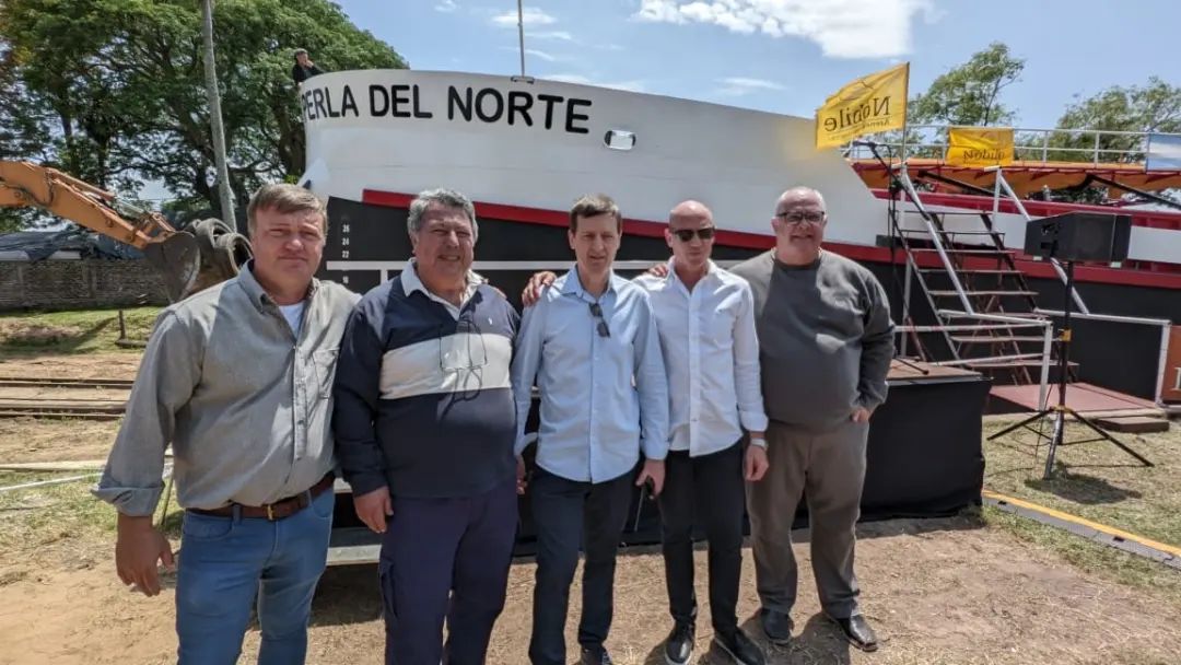 Ramseyer botó el barco arenero Perla del Norte