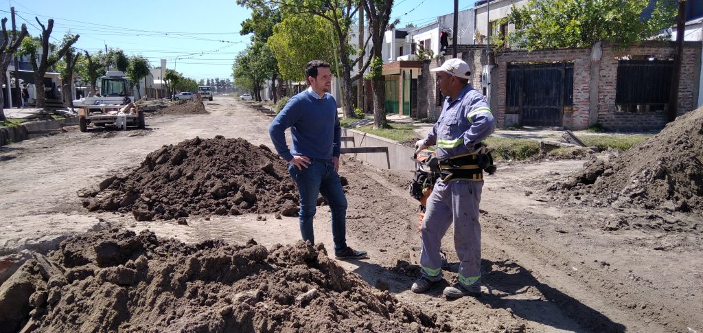 Avanza el pavimento en Barrio Libertad de Avellaneda