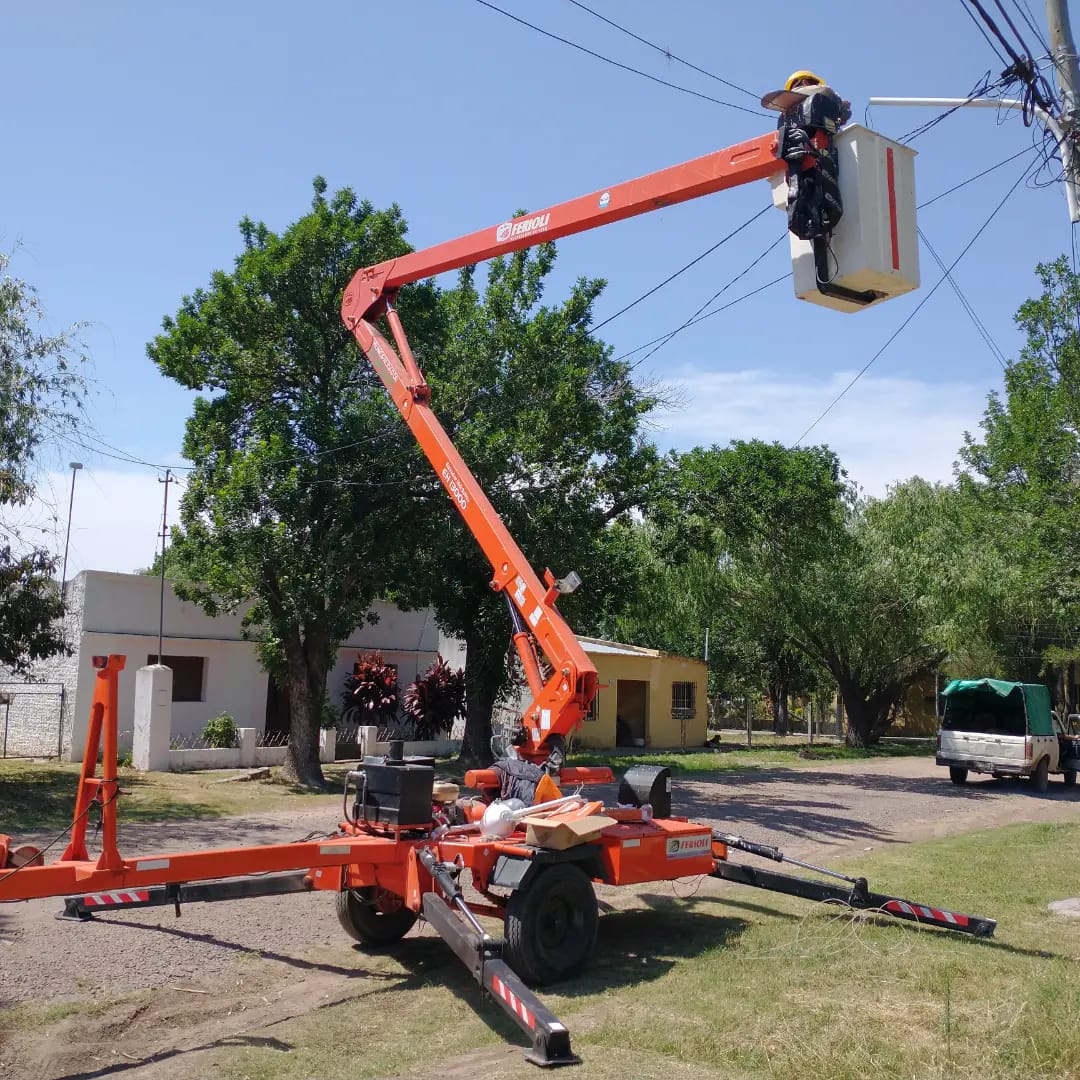 Recambio de luminarias en calles de Romang