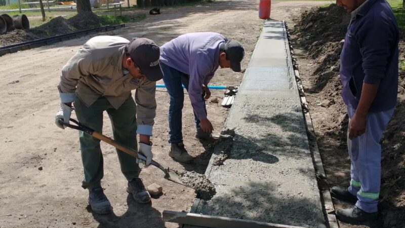 Construyen cordón cuneta en Romang