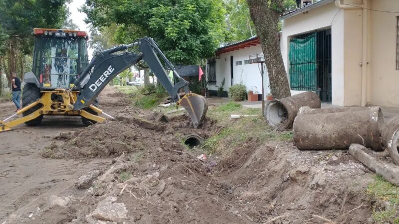 Construyen cordón cuneta en barrios de Romang